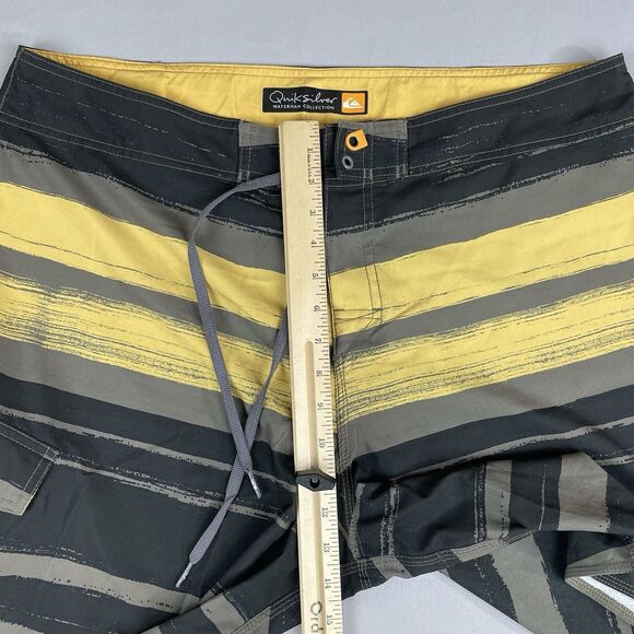 Quiksilver Board Shorts Surf Swim Trunks Men's 38 Yellow Grey Vintage 2014 Beach - Picture 12 of 16